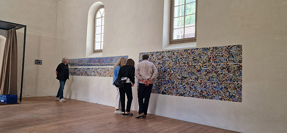 OTGO exhibition with sculptures by Amgalan Tsevegmid 2007 Deutsche Bank